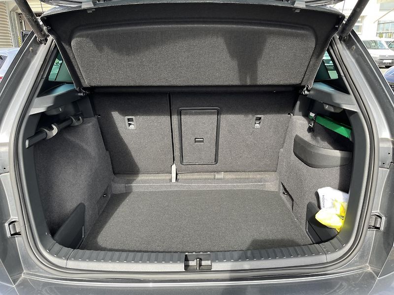 Škoda Karoq Sportline 1,5 TSI DSG7 110 kW - fotka 21 z 23