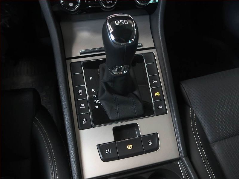 Škoda Superb (2022) Laurin&Klement 2.0 TSI - fotka 13 z 17