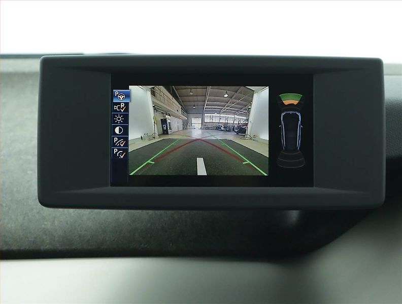 BMW i3 (2014) 60Ah BEV, SoH 74%, Automat - fotka 15 z 19