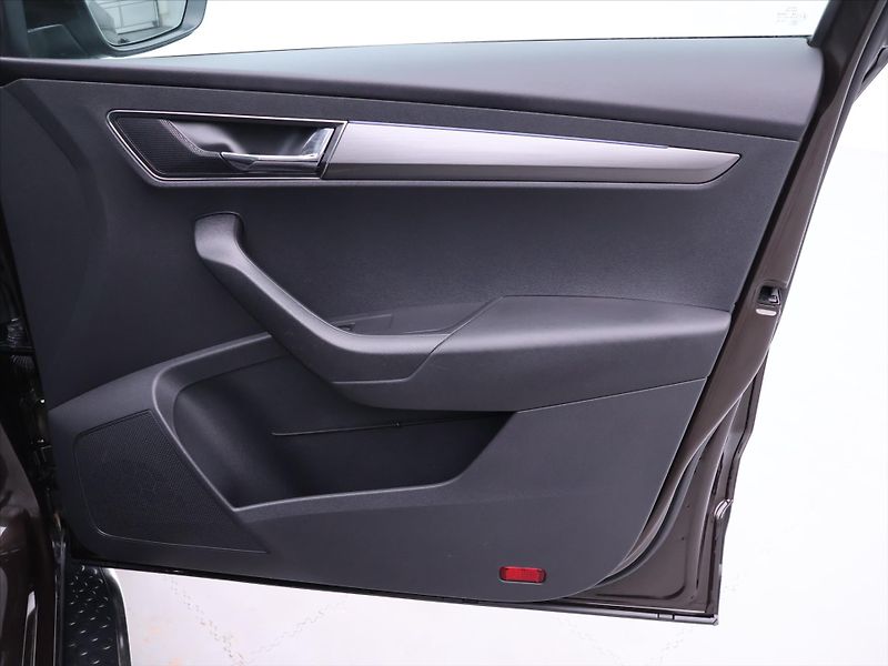 Škoda Karoq 2,0 TDI 110kW DSG CZ Style+ - fotka 14 z 40