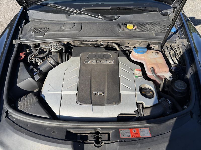 Audi A6 3.0TDI QUATTRO S-line - fotka 24 z 24
