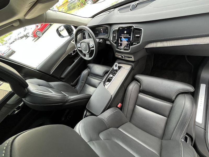 Volvo XC90 T8 AWD ULT B&W VENT VZDUCH 7M* - fotka 18 z 55