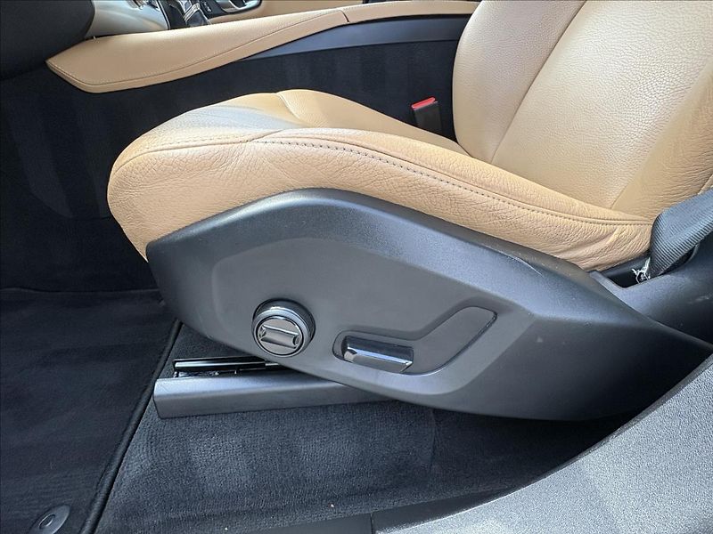 Volvo XC90 2,0 D5 173kW,Led,Kůže,ACC,1Maj - fotka 6 z 41