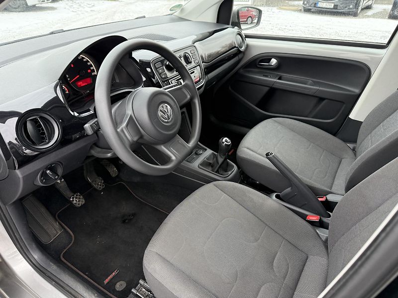 Volkswagen up! 1.0MPi 44kW Klima - fotka 9 z 16