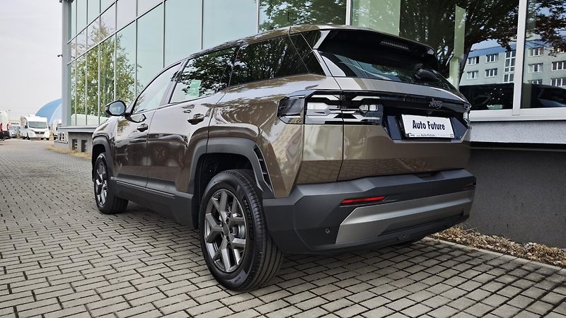 Jeep Compass (2026) Altitude hybrid 145PS automat  - fotka 4 z 39