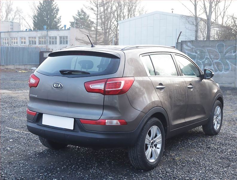 Kia Sportage (2011) 1.6 GDI, Tempomat - fotka 5 z 15
