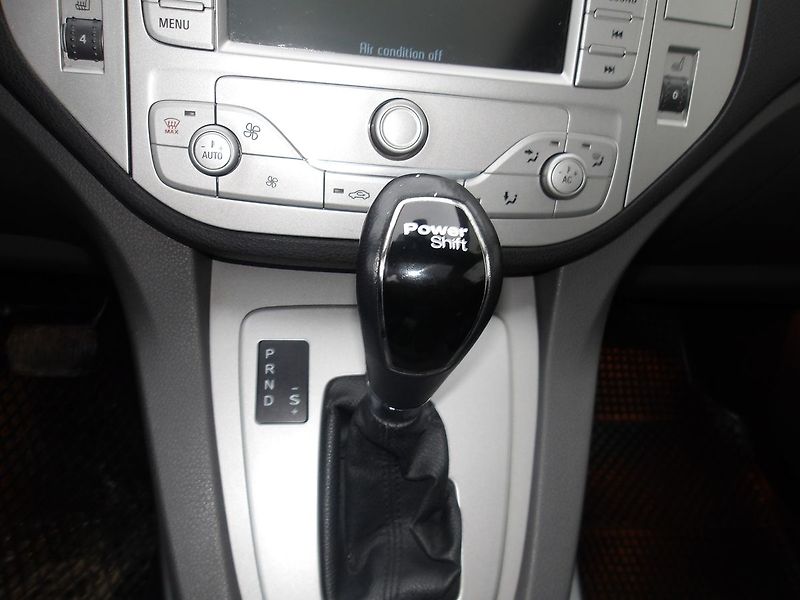 Ford Kuga 2,0TDCi TITANIUM Aut. 4x4! - fotka 10 z 44