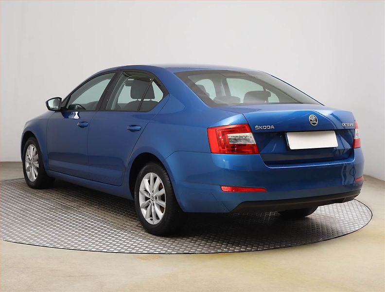 Škoda Octavia (2015) 1.6 TDI, Serv.kniha, Tempomat - fotka 4 z 18