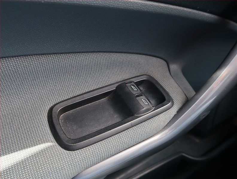 Ford Fiesta (2011) 1.25, po STK, rezervace - fotka 16 z 17
