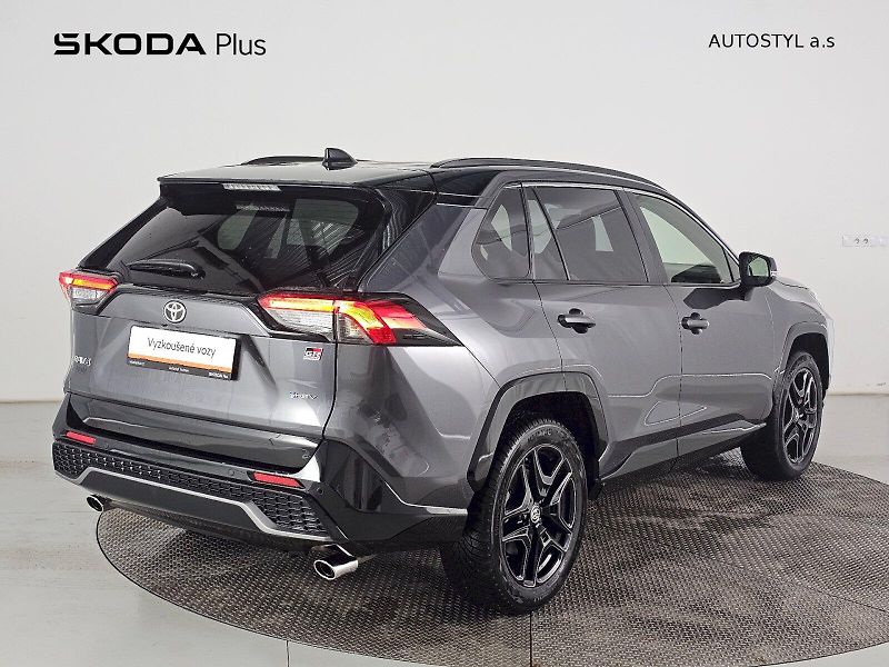 Toyota RAV4 (2025) 2.5HEV 222k 4X4 GR SPORT - fotka 2 z 34