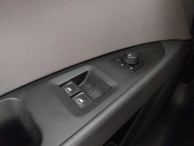 Seat Leon (2014) 1.2 TSI, Serv.kniha - fotka 17 z 18