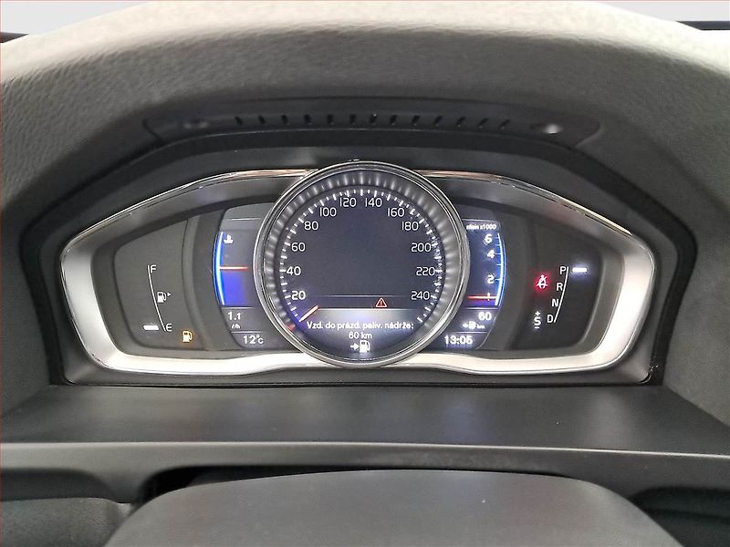 Volvo V60 (2017) T6 AWD, 4X4, Automat - fotka 11 z 16