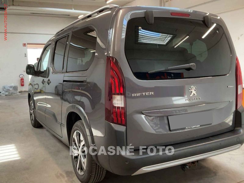 Peugeot Rifter (2019) 1.5HDi MAXi 7míst, GT Line - fotka 3 z 7