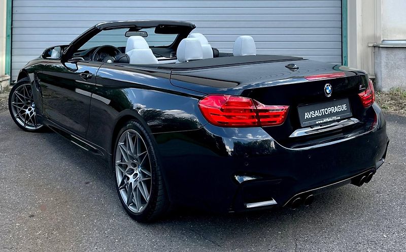 BMW M4 (2017) F83 3.0 317 KW 101TKM MANUAL  - fotka 6 z 35