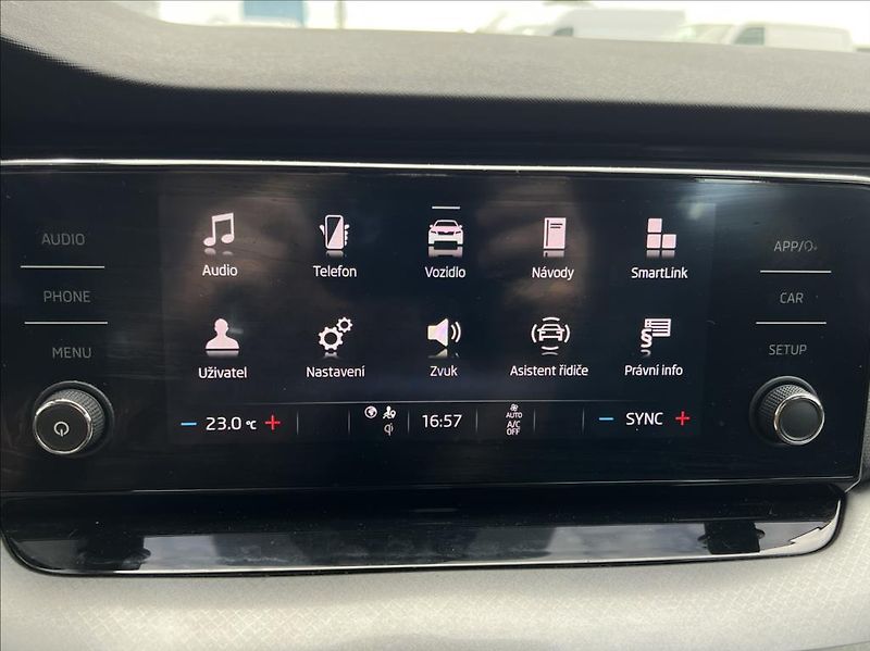 Škoda Octavia 2,0 TDI 110kW Ambition Combi - fotka 24 z 26