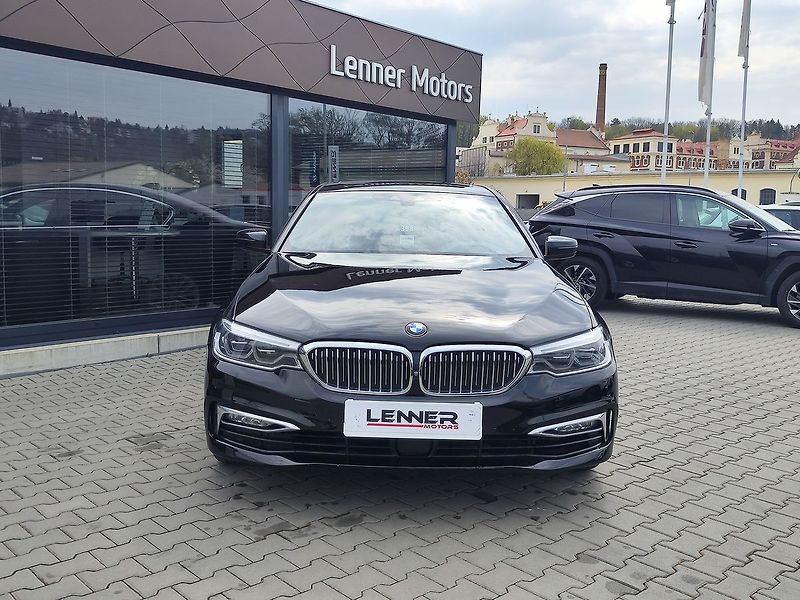 BMW Řada 5 540d/235kW xDrive Luxury AT - fotka 2 z 40