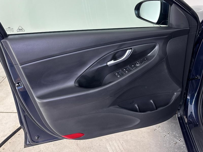 Hyundai i30 Smart DCT - fotka 13 z 26