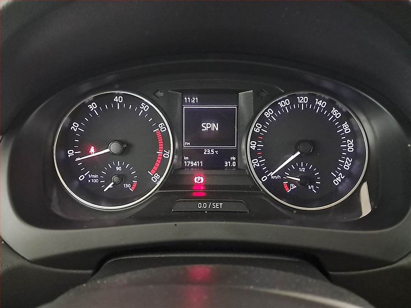 Škoda Rapid (2015) Spaceback 1.2 TSI - fotka 11 z 20