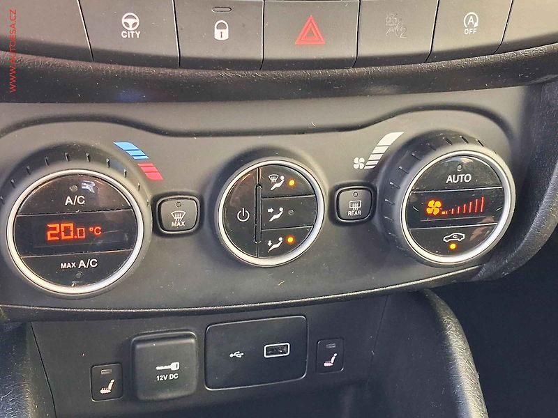 Fiat Tipo (2020) 1.6 MJet, Lounge, kamera - fotka 15 z 20