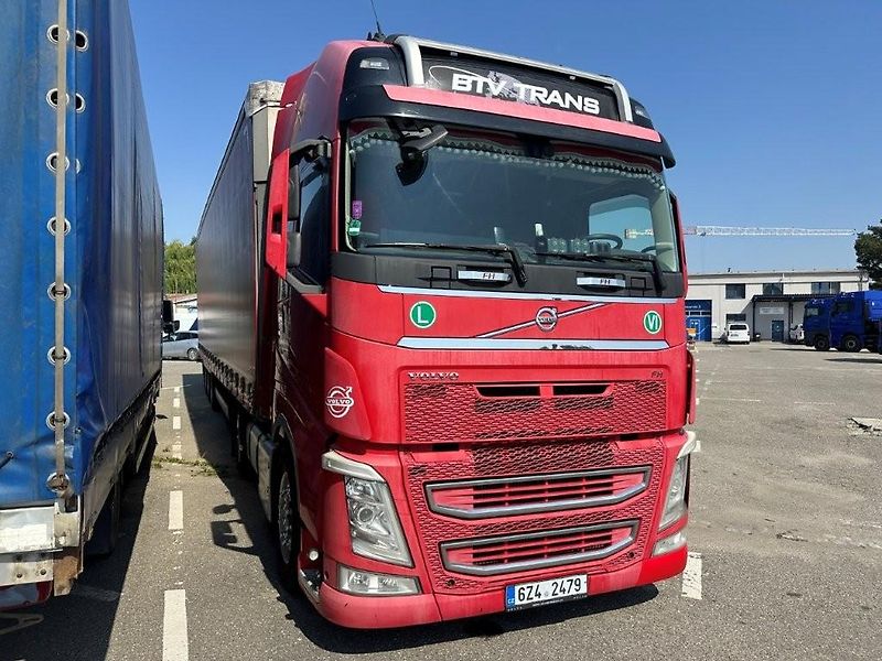 Volvo FH (2015) 13.500 E6 Automat lowdeck - fotka 2 z 9