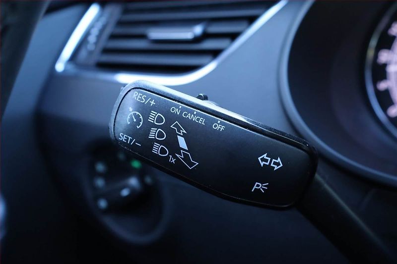 Škoda Octavia (2019) 1.6 TDI, Tempomat - fotka 17 z 18