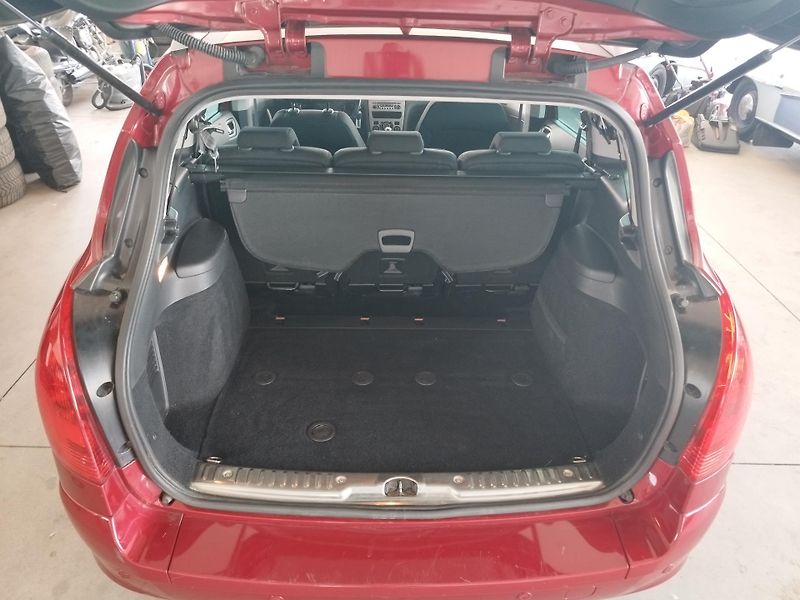Peugeot 308 (2010) 1,6HDI,80KW,7MÍST,PANOR,SER.KN - fotka 10 z 31