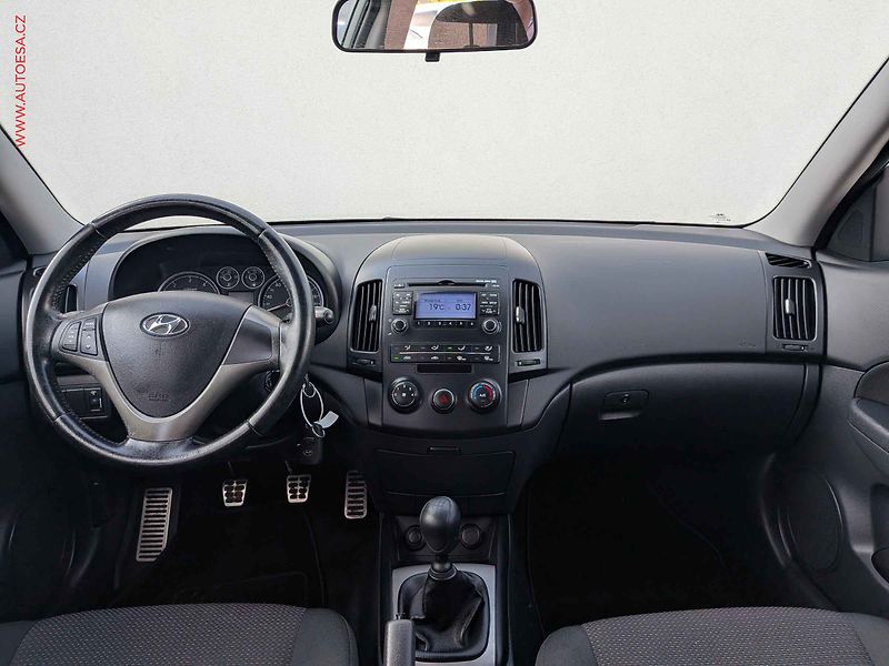 Hyundai i30 (2009) 1.6CRDi, ČR, Klima - fotka 8 z 14