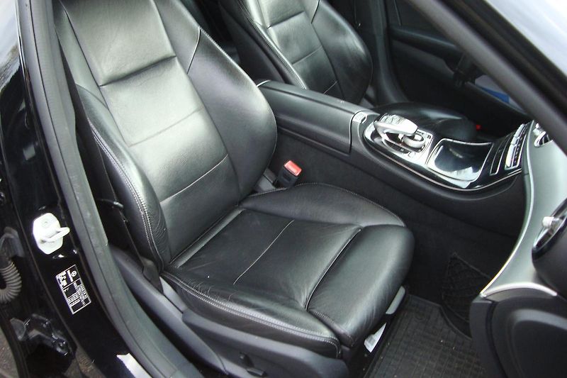 Mercedes-Benz Třídy E (2016) 220 CDi, ČR, Pravidelný servis - fotka 46 z 63