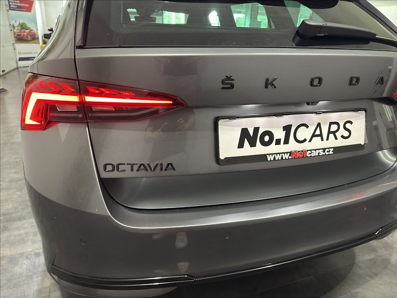 Škoda Octavia 2,0   TDI DSG REZERVACE - fotka 25 z 29