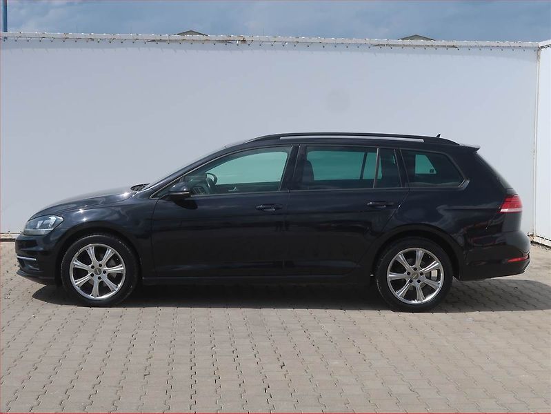 Volkswagen Golf (2019) 2.0 TDI, Automat, Serv.kniha - fotka 3 z 16