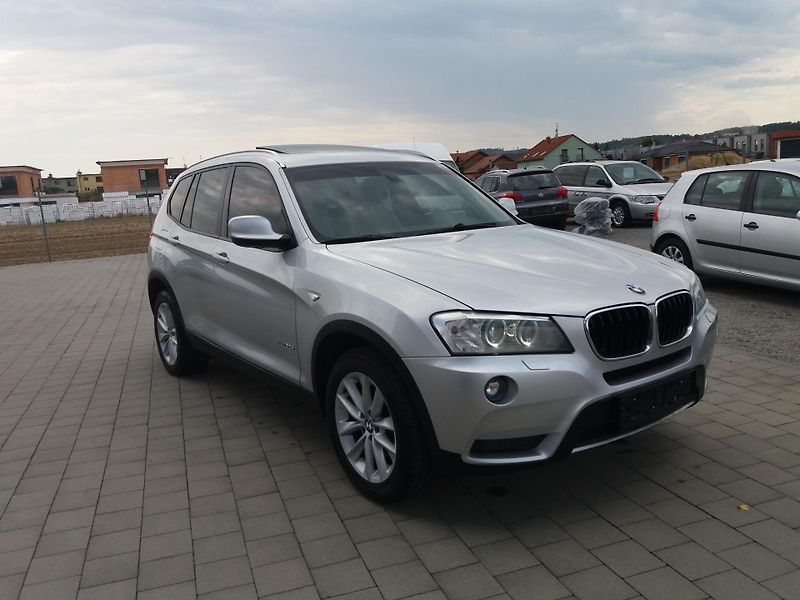 BMW X3 2.0D,4X4,XENONY,PANORAMA,NAVI! - fotka 1 z 28