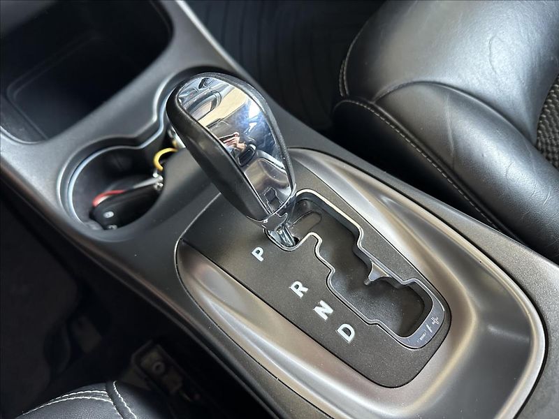 Fiat Freemont 2,0 CROSS 4x4 AUTOMAT - fotka 23 z 32