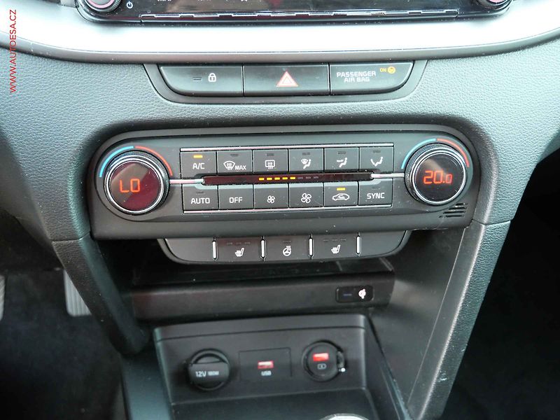 Kia Ceed (2020) 1.4 T-GDi, 2.maj,ČR, LED - fotka 16 z 23