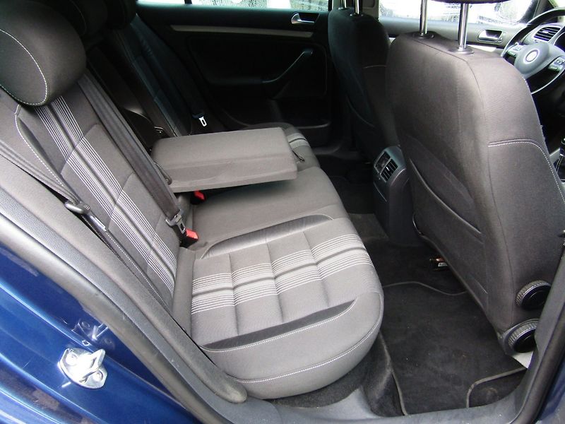 Volkswagen Golf (2012) 1.2 TSI 77kW - fotka 25 z 33