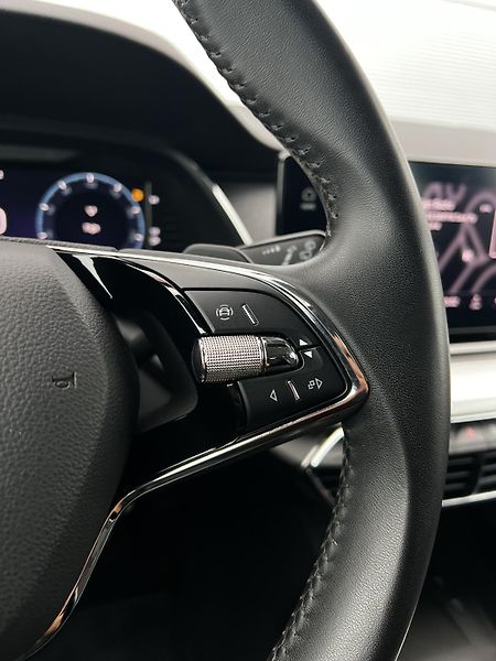 Škoda Octavia 2.0TDI DSG 110kW Style DPH  - fotka 12 z 24