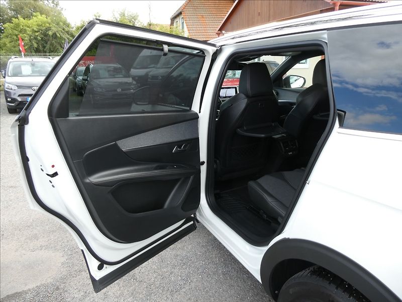 Peugeot 5008 1,6 133kW GT-line AT8,7.míst,D - fotka 22 z 50