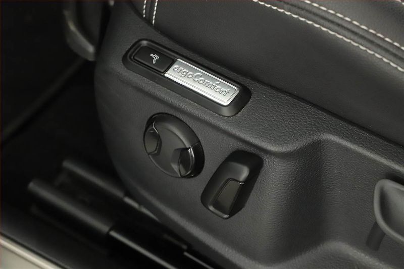 Volkswagen Passat (2020) 1.5 TSI - fotka 11 z 20