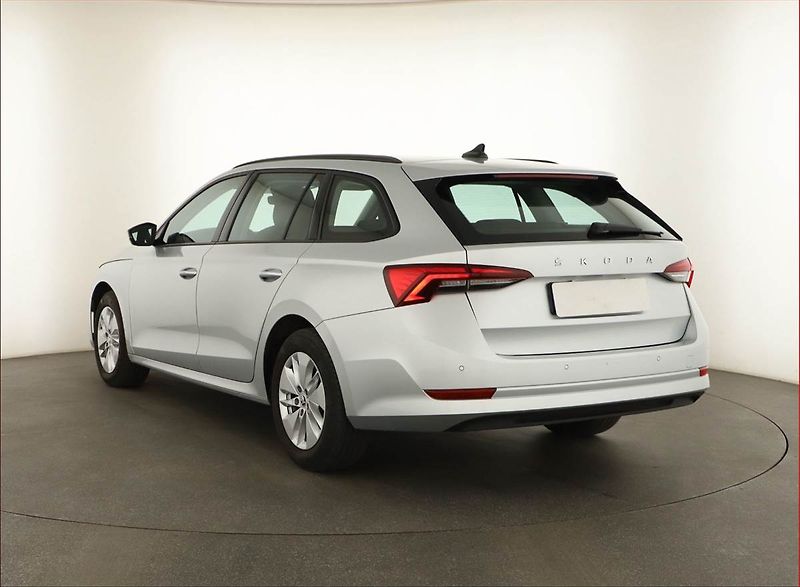 Škoda Octavia (2023) Ambition 2.0 TDI, ČR,1.maj - fotka 4 z 17