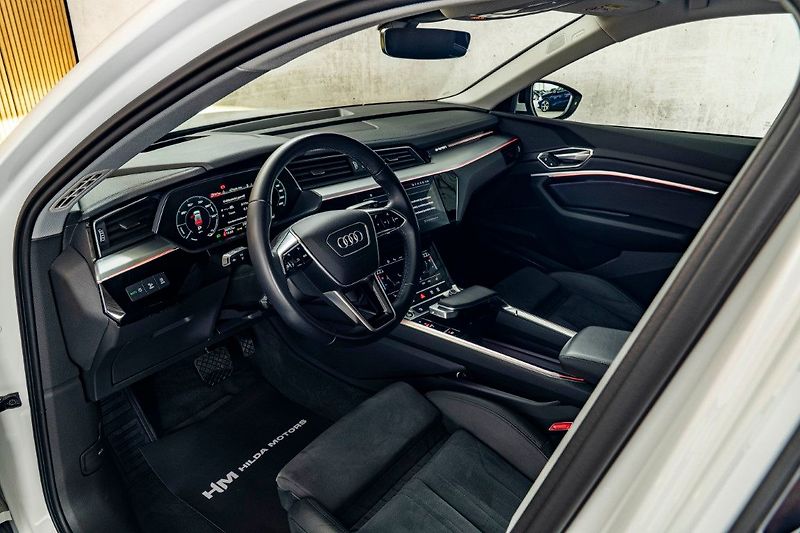 Audi e-tron 55 300kW Matrix Tažné ZÁRUKA - fotka 12 z 37