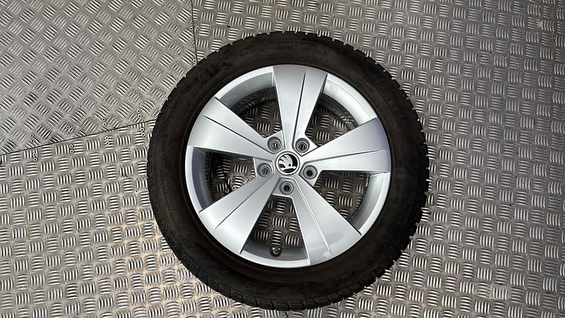Škoda Superb 2.0 TSI DSG Style Combi - fotka 20 z 29