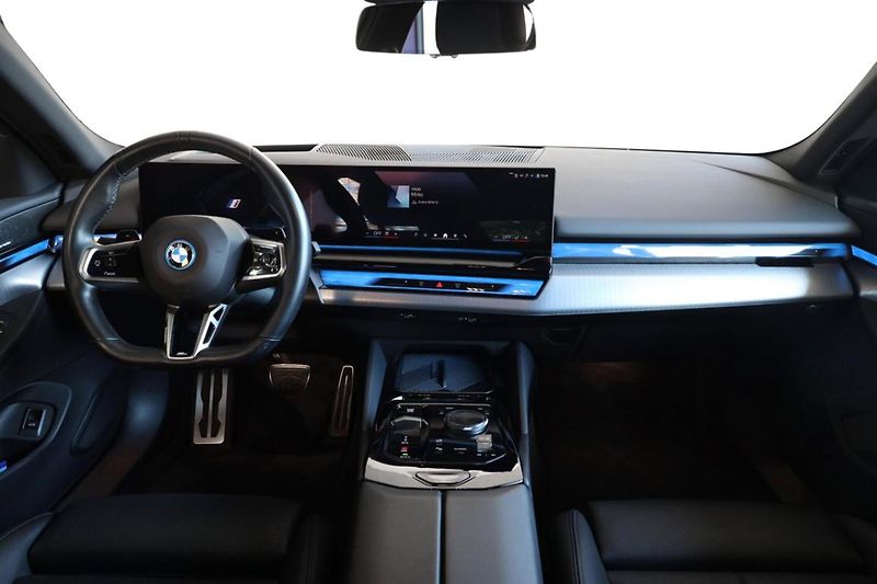 BMW Řada 5 550e xDrive Sedan - fotka 5 z 30