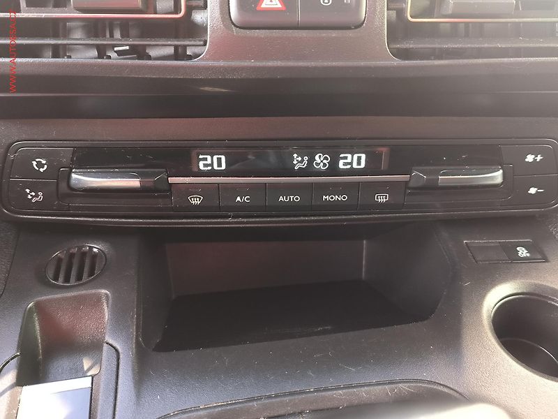 Peugeot Rifter (2019) 1.5HDI, ČR, ALLURE, autoAC - fotka 13 z 21