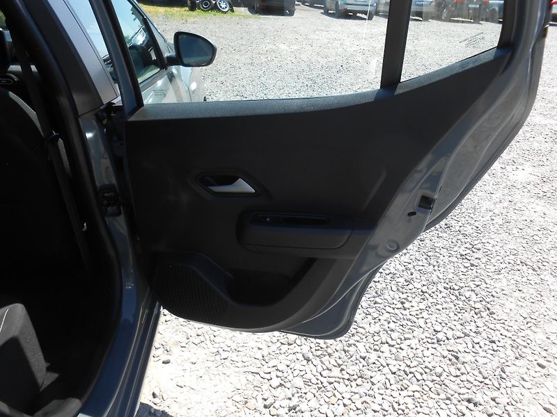 Dacia Sandero 1.0TCe+LPG,KLIMA,LED!! - fotka 22 z 41
