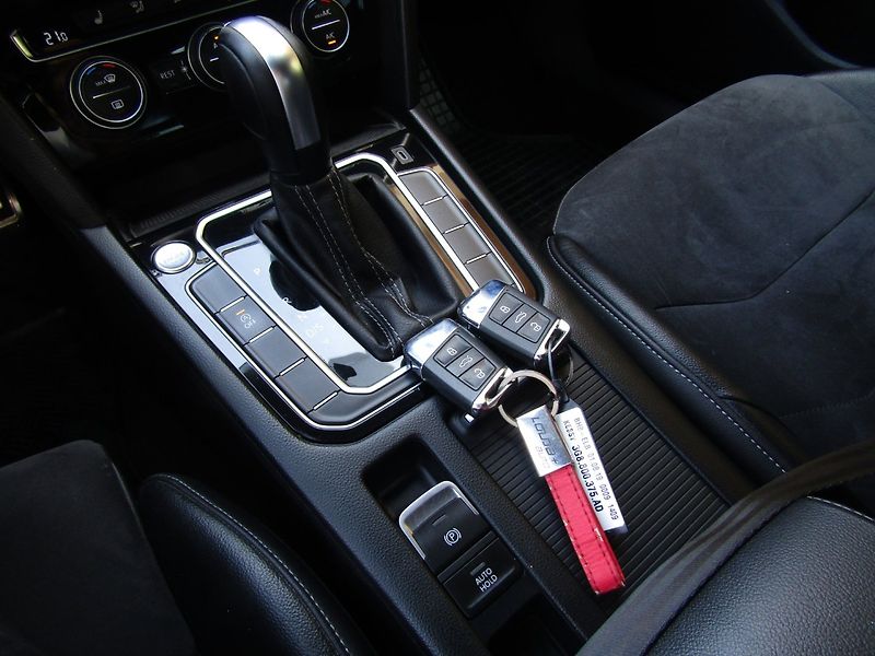 Volkswagen Arteon (2019) 2.0 TDI 140kW R-Line - fotka 38 z 44