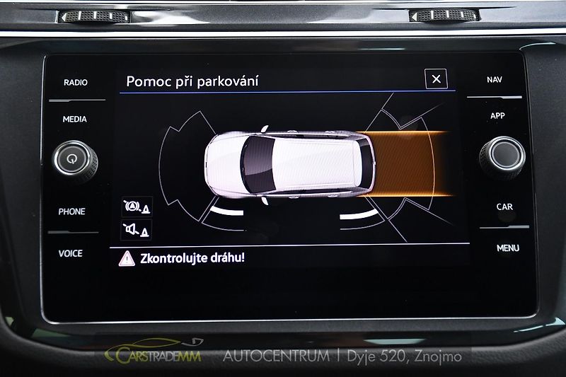Volkswagen Tiguan 2.0TDi DSG NAVI TAŽNÉ ČR 1.M - fotka 45 z 53