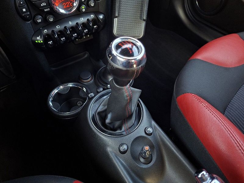 Mini Cooper JOHN WORKS 1,6i 155kW M6 - fotka 23 z 23