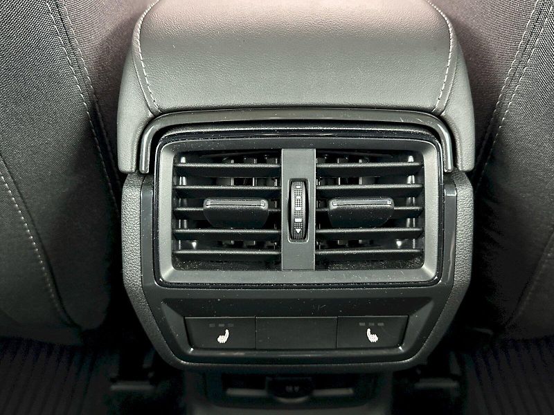 Škoda Karoq (2025) DSG 1.5TSI 110kW SportLine - fotka 31 z 36