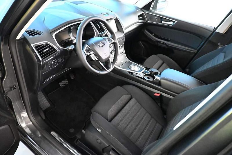 Ford S-MAX (2022) 2.0 LED ACC SONY Tažné Webasto - fotka 11 z 40