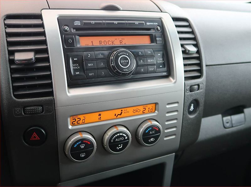 Nissan Pathfinder (2007) 2.5 dCi , 4X4 - fotka 12 z 17