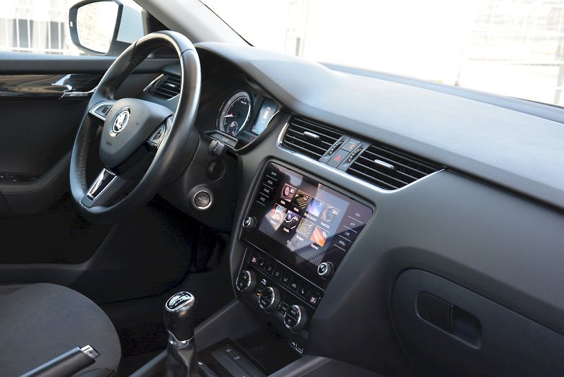 Škoda Octavia (2020) Combi 1.5 TSI 110 kW Style PLU - fotka 14 z 23